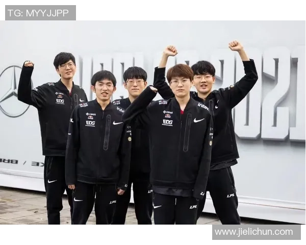 EDG比赛经验引发热议玩家对战术选择和团队协作的不同看法